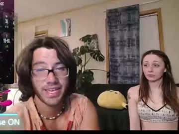 couple Sexy Cam Girls Love To Sex Chat On Video with tiaterra