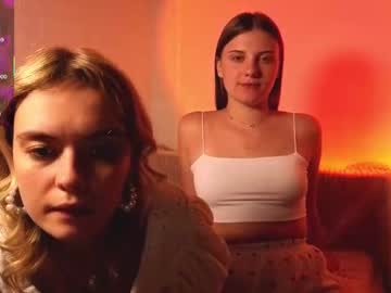 couple Sexy Cam Girls Love To Sex Chat On Video with lookygood