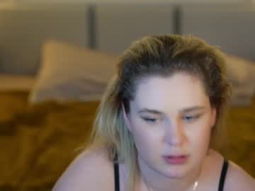 couple Sexy Cam Girls Love To Sex Chat On Video with walery_luxuriousledy
