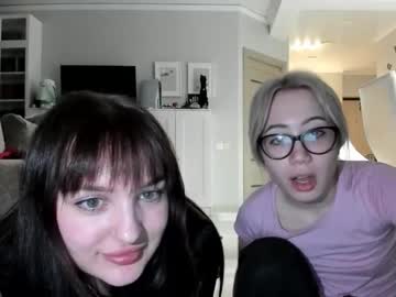 couple Sexy Cam Girls Love To Sex Chat On Video with pinkdoll1