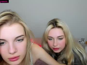 couple Sexy Cam Girls Love To Sex Chat On Video with chloejjoness