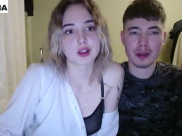 couple Sexy Cam Girls Love To Sex Chat On Video with bananass_friends
