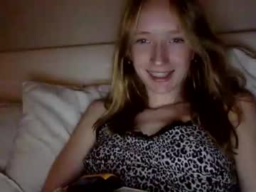 girl Sexy Cam Girls Love To Sex Chat On Video with littlee_redd