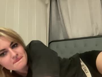 couple Sexy Cam Girls Love To Sex Chat On Video with nico_and_ray